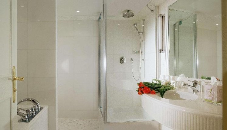 JUNIOR SUITE STANDARD Room