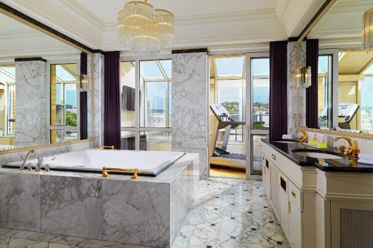 SUITE CITY VIEW KING BED Room