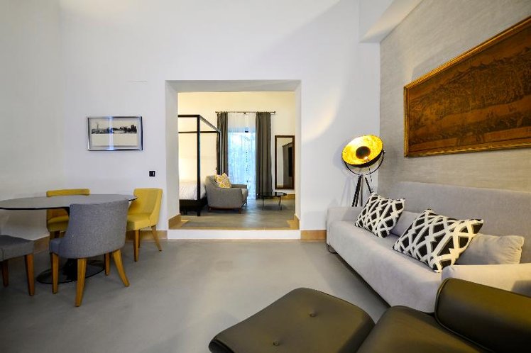 JUNIOR SUITE KING SIZE BED Room