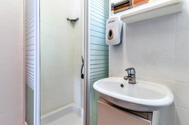 Double or Twin WITH SHARED BATHROOM Room