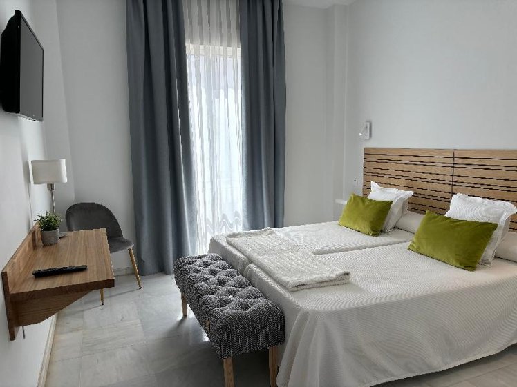DOUBLE SINGLE USE STANDARD Room