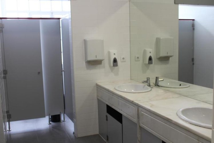 TRIPLE ECONOMY WITH SHARED BATHROOM Room