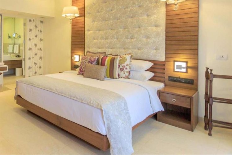 DOUBLE STANDARD Room