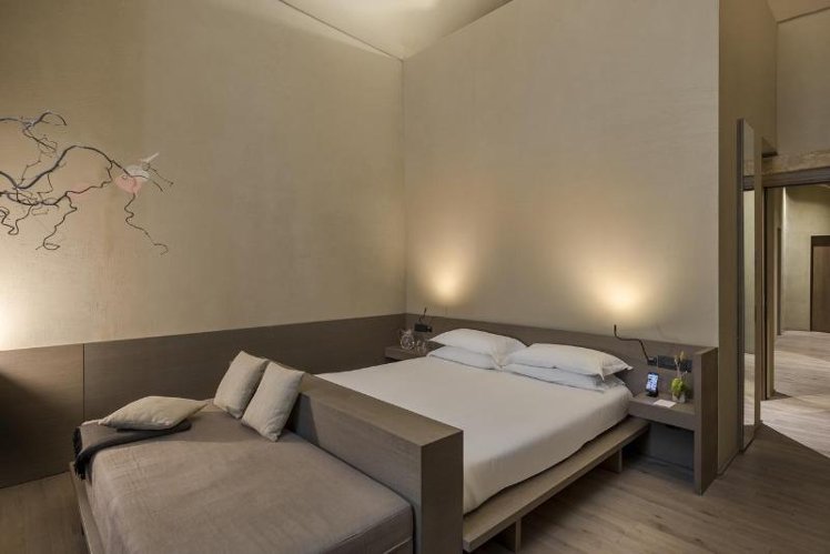 DOUBLE STANDARD Room