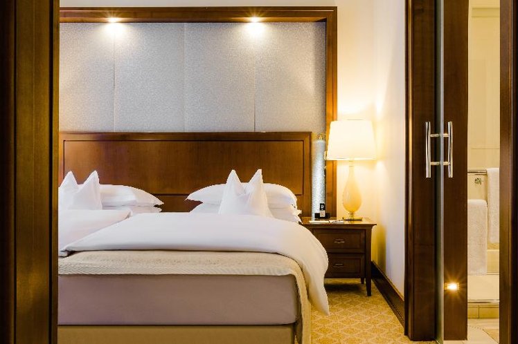 JUNIOR SUITE STANDARD Room