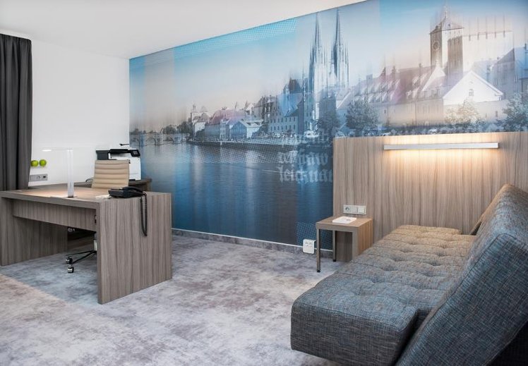 SUITE BUSINESS Room