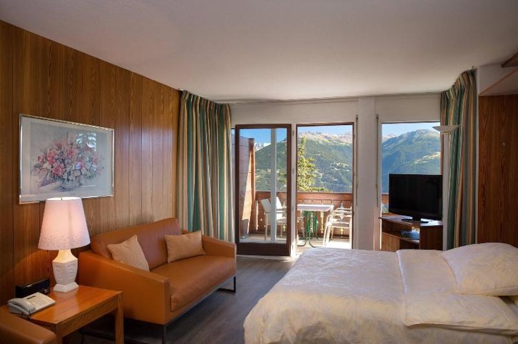 TRIPLE EXECUTIVE MOUNTAIN VIEW Room