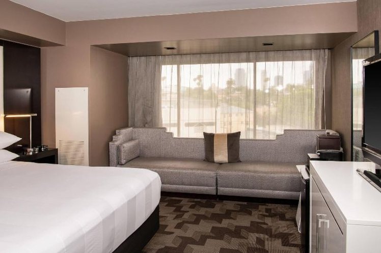 DOUBLE KING SIZE BED Room