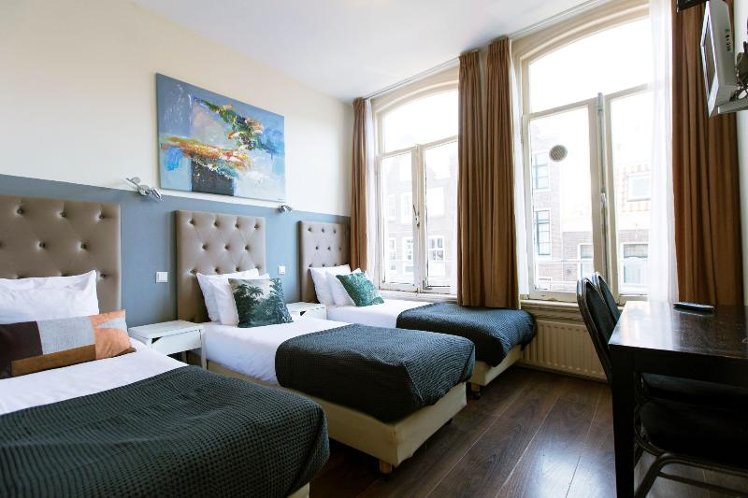 TRIPLE STANDARD Room