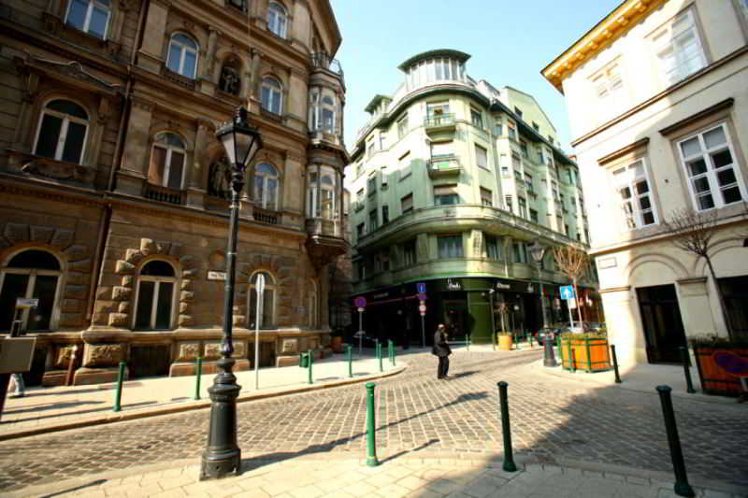 Club Apartments And Rooms