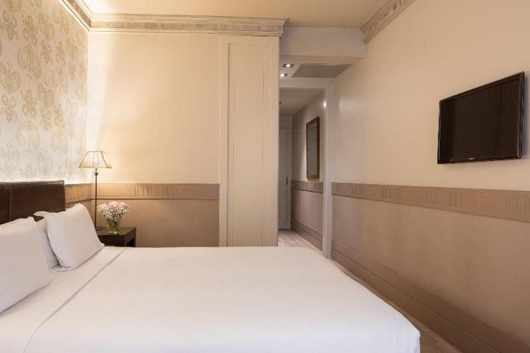 DOUBLE STANDARD Room