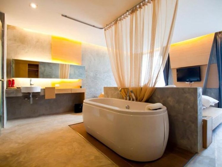 Double or Twin DELUXE Room