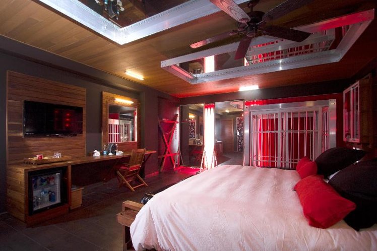 DOUBLE STANDARD Room