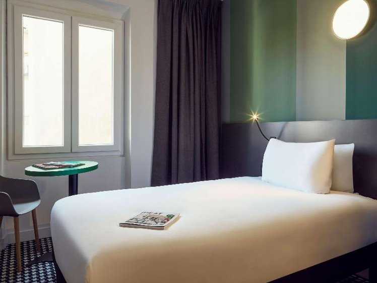 SINGLE STANDARD Room