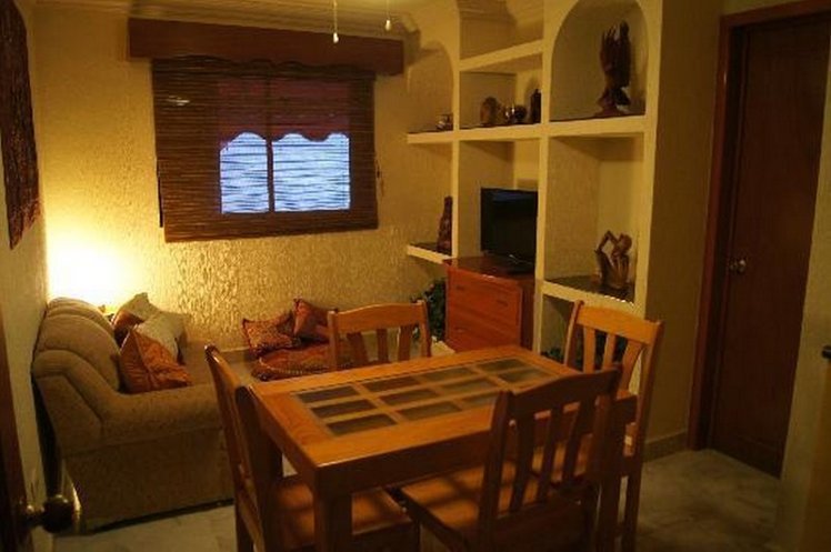 FAMILY ROOM CAPACITY 6 Room
