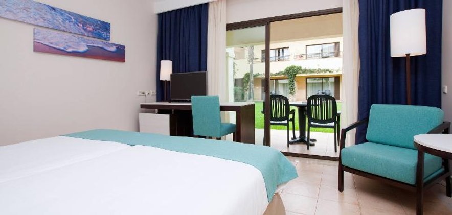 DOUBLE GARDEN VIEW Room