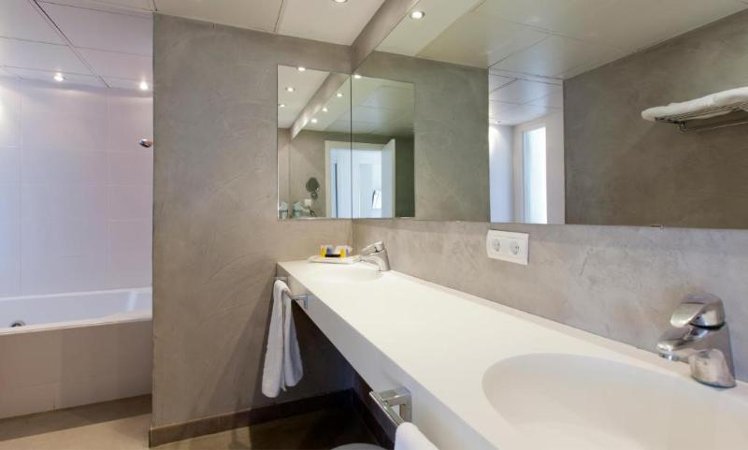 DOUBLE DELUXE Room