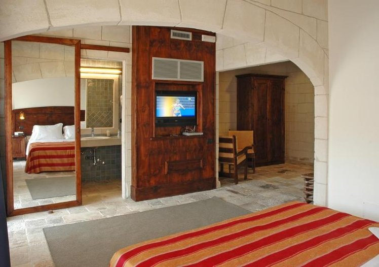 JUNIOR SUITE STANDARD Room