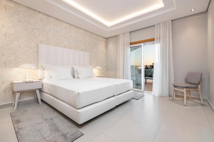 TOWNHOME TWO BEDROOMS WITH PRIVATE POOL Room