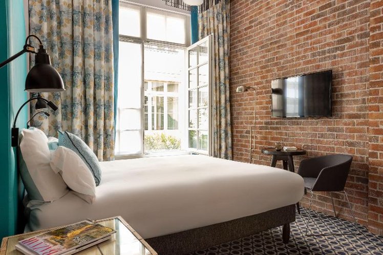 DOUBLE CLUB Room