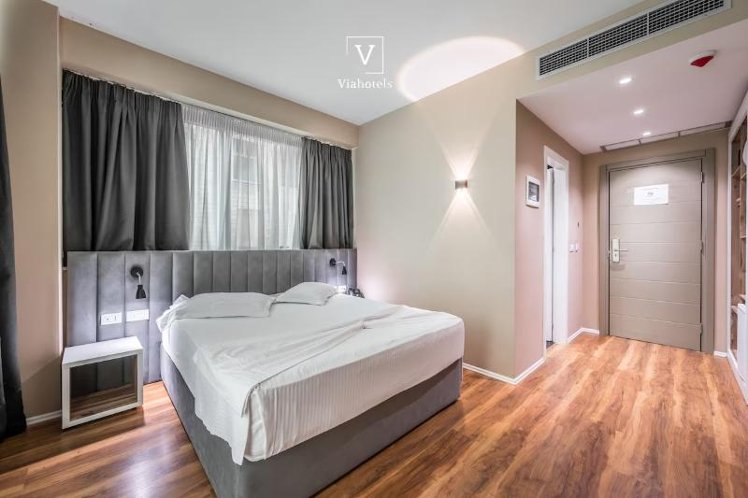 Double or Twin DELUXE Room
