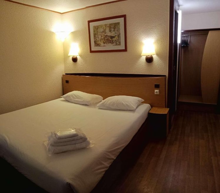 SINGLE STANDARD Room