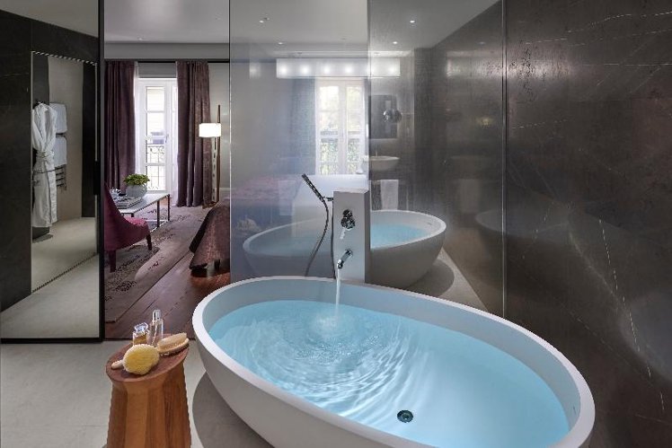 JUNIOR SUITE STANDARD Room