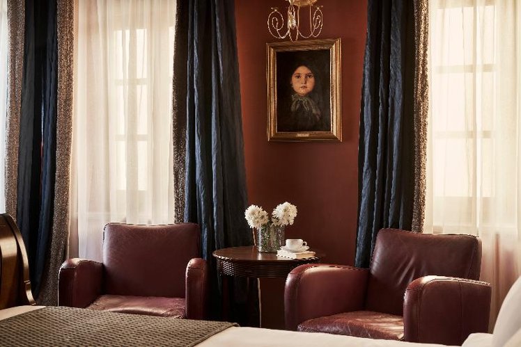 Double or Twin DELUXE Room
