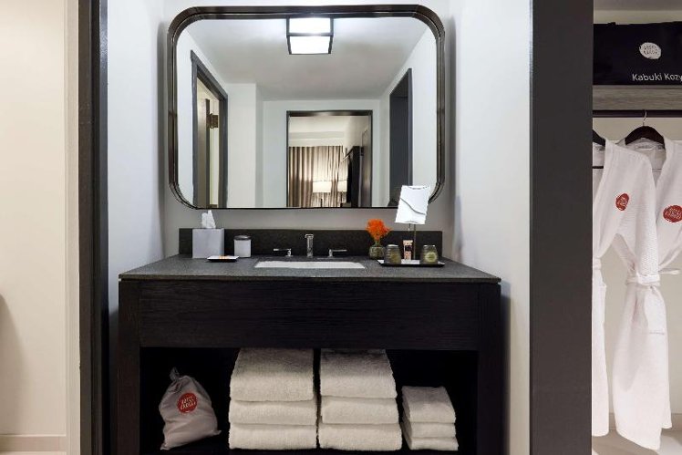 SUITE KING SIZE BED Room