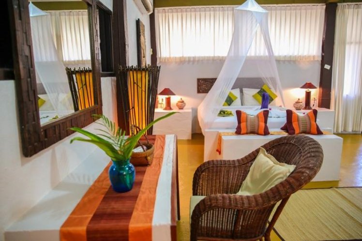 STUDIO QUEEN SIZE BED Room