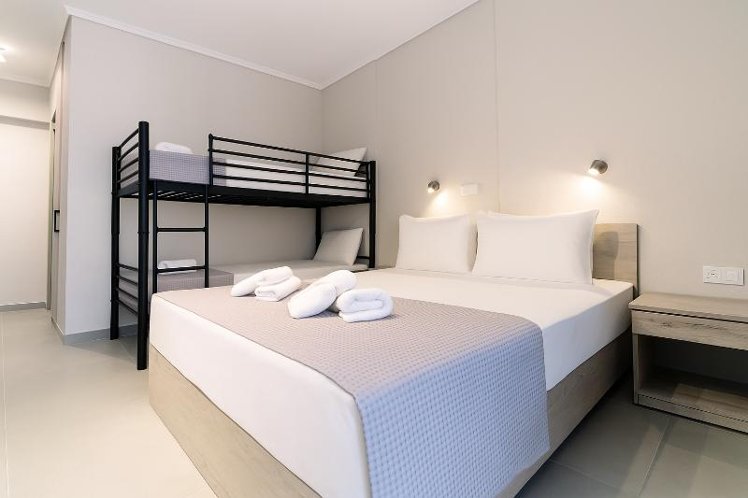 QUADRUPLE CLASSIC Room