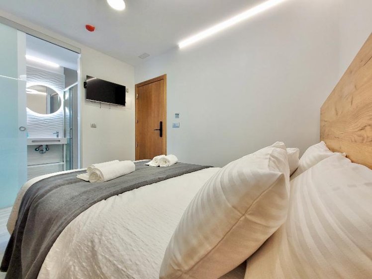 DOUBLE STANDARD Room