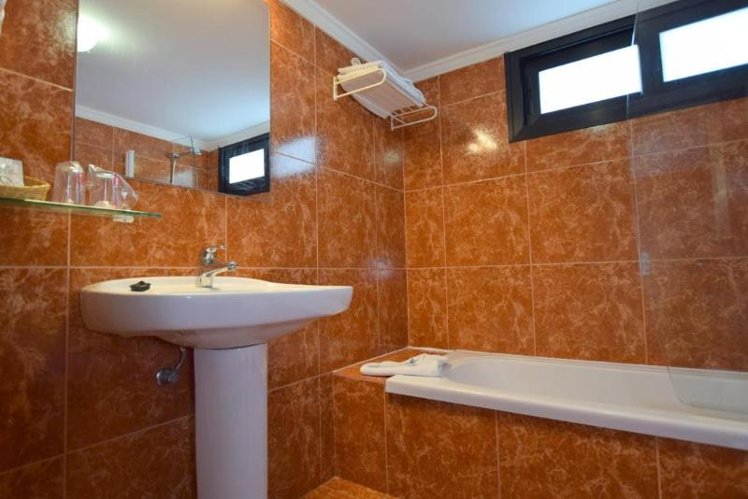 DOUBLE SINGLE USE STANDARD Room