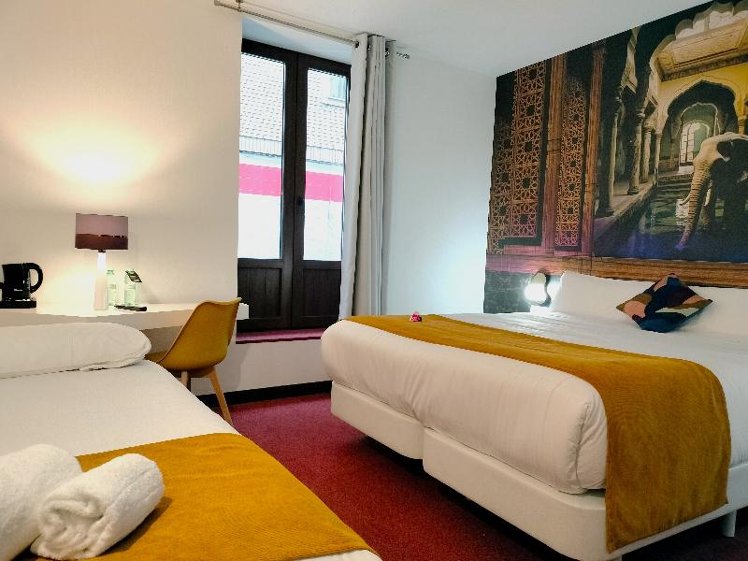 TRIPLE STANDARD Room