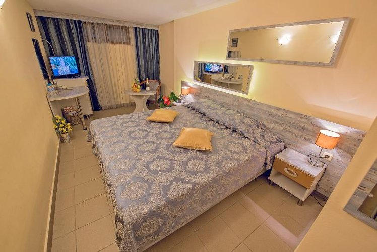 DOUBLE ECONOMY Room