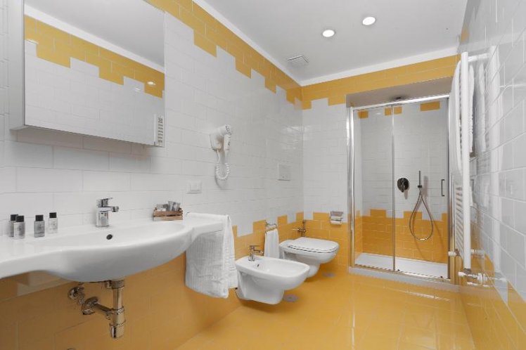 DOUBLE SUPERIOR Room
