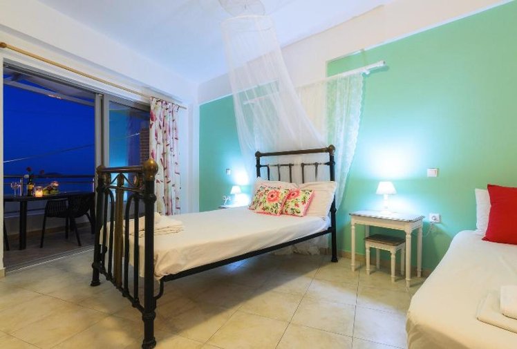 Mouria Studios & Apartments