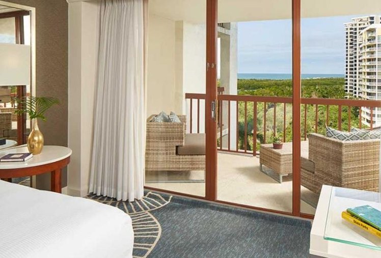 DOUBLE GOLF VIEW Room