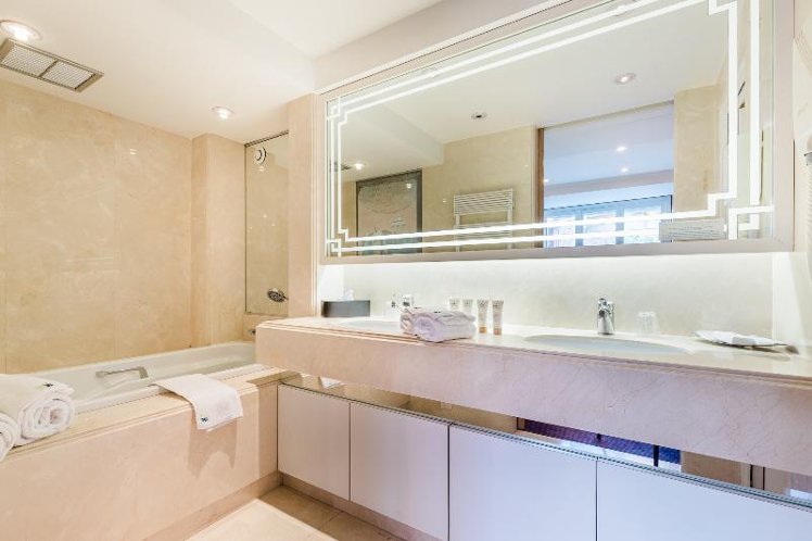 DOUBLE COMFORT Room