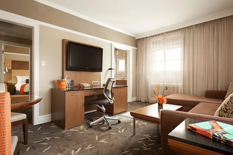 SUITE KING SIZE BED Room
