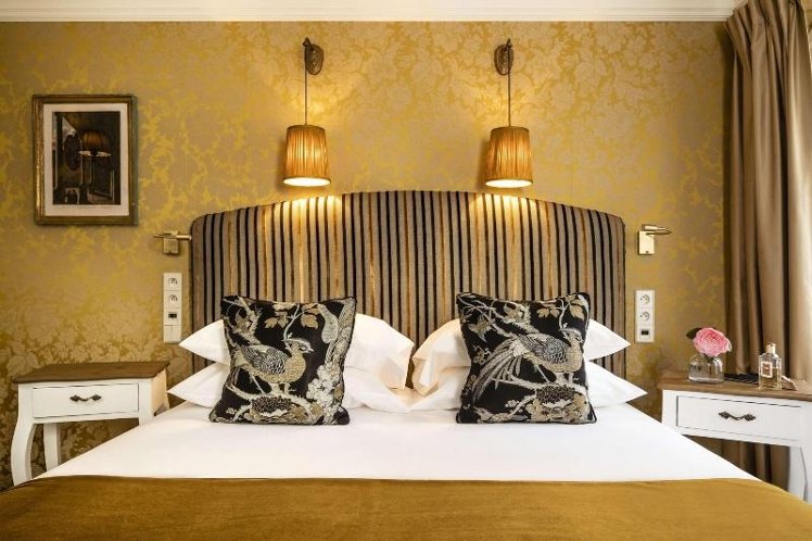 DOUBLE STANDARD Room