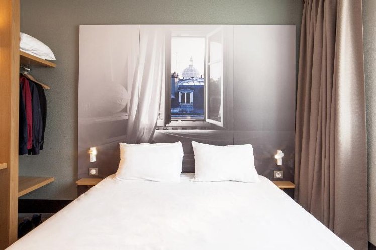 TRIPLE STANDARD Room