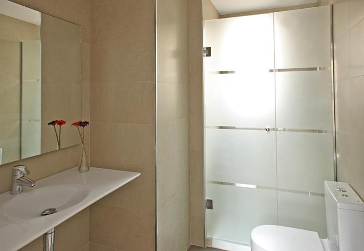 APARTMENT CAPACITY 5 THREE BEDROOM Room