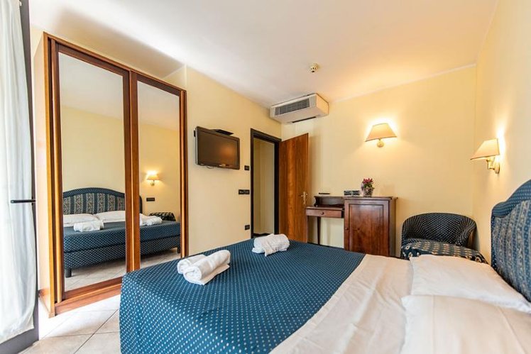 DOUBLE ECONOMY Room