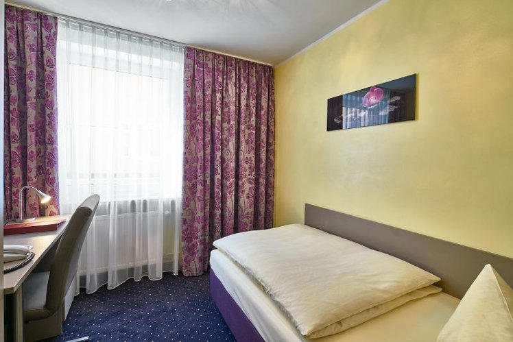 SINGLE COMFORT Room