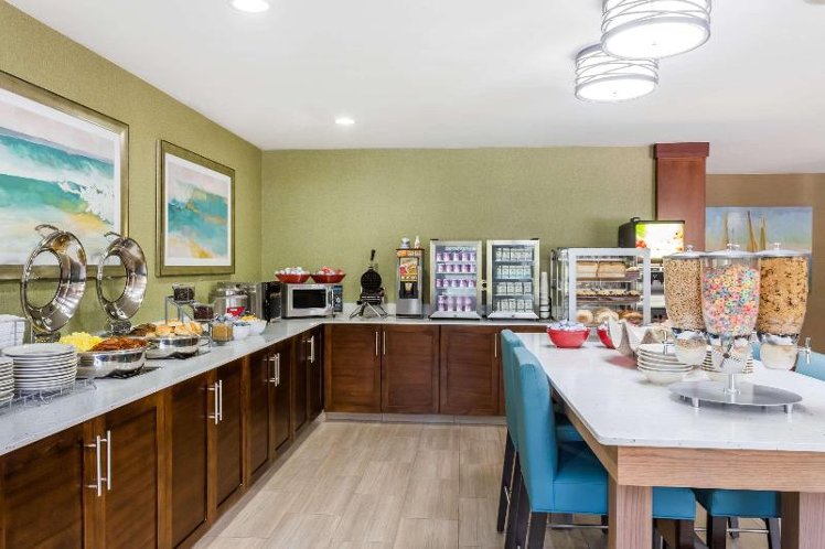 Hawthorn Extended Stay By Wyndham Naples
