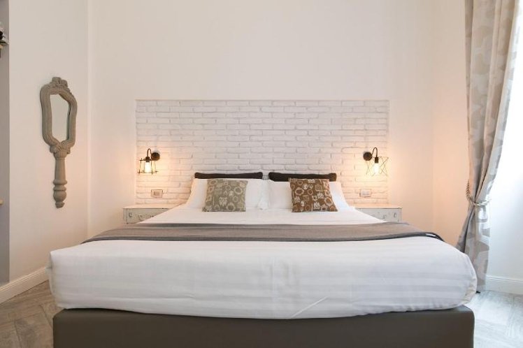 Double or Twin QUEEN SIZE BED Room