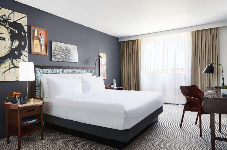 DOUBLE KING SIZE BED Room