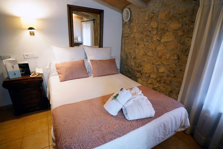 SINGLE STANDARD Room