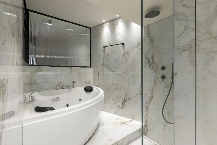SUITE KING BED WITH JACUZZI Room